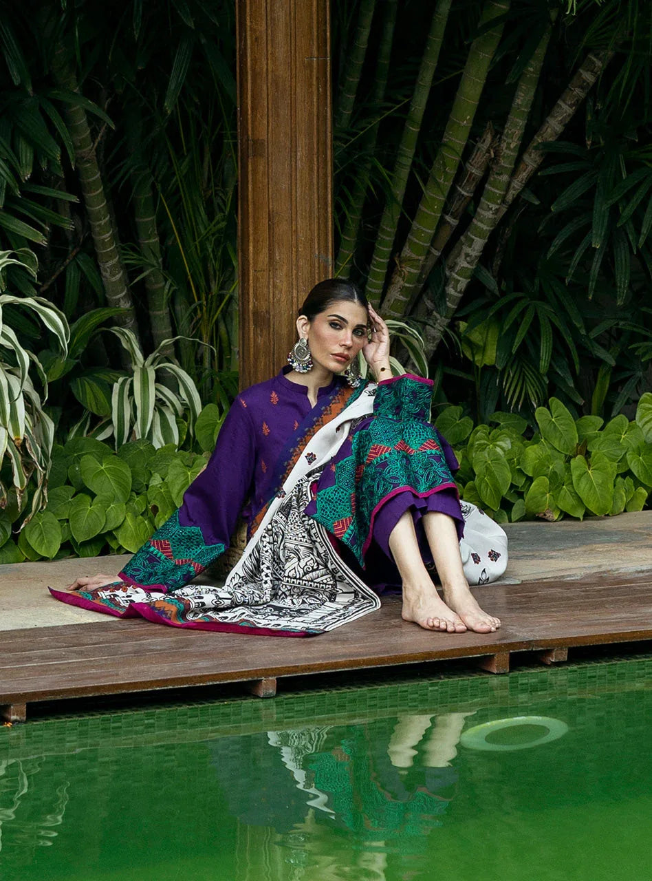 Zainab Chottani | Winter Shawls 24 |  Vaniza - Aqsa Fabrics