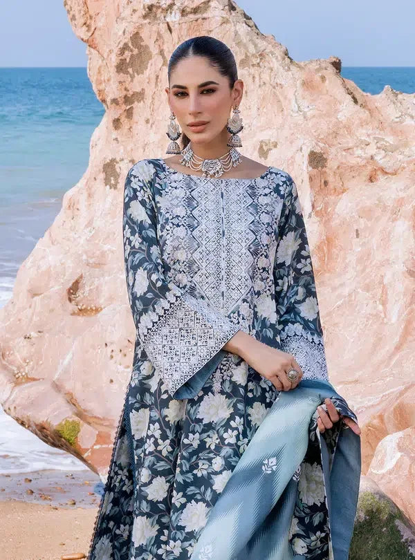 Zainab Chottani | Winter Shawls | Kinara - Aqsa Fabrics