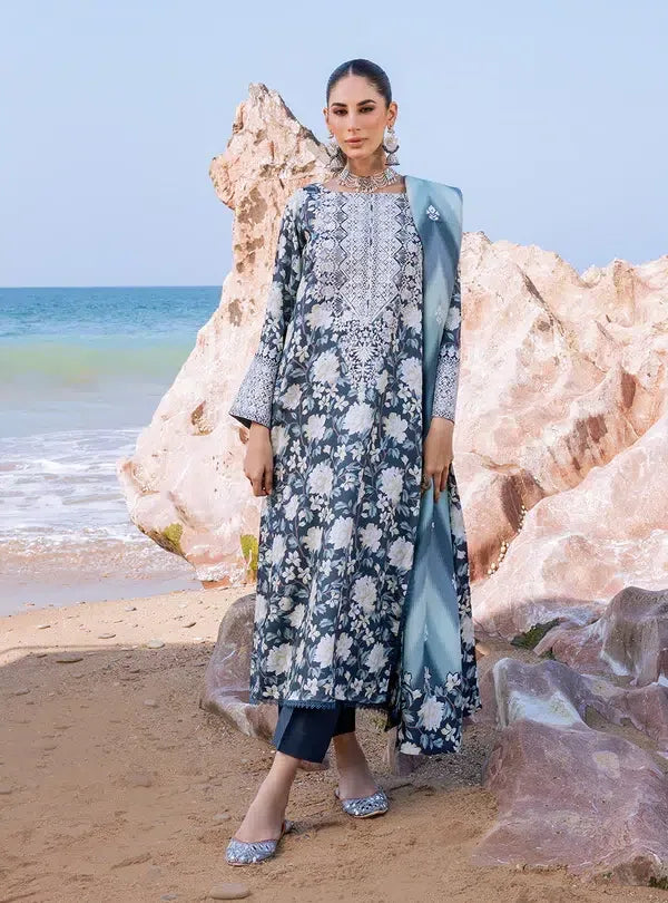 Zainab Chottani | Winter Shawls | Kinara - Aqsa Fabrics
