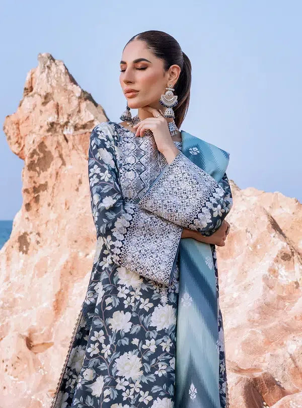 Zainab Chottani | Winter Shawls | Kinara - Aqsa Fabrics