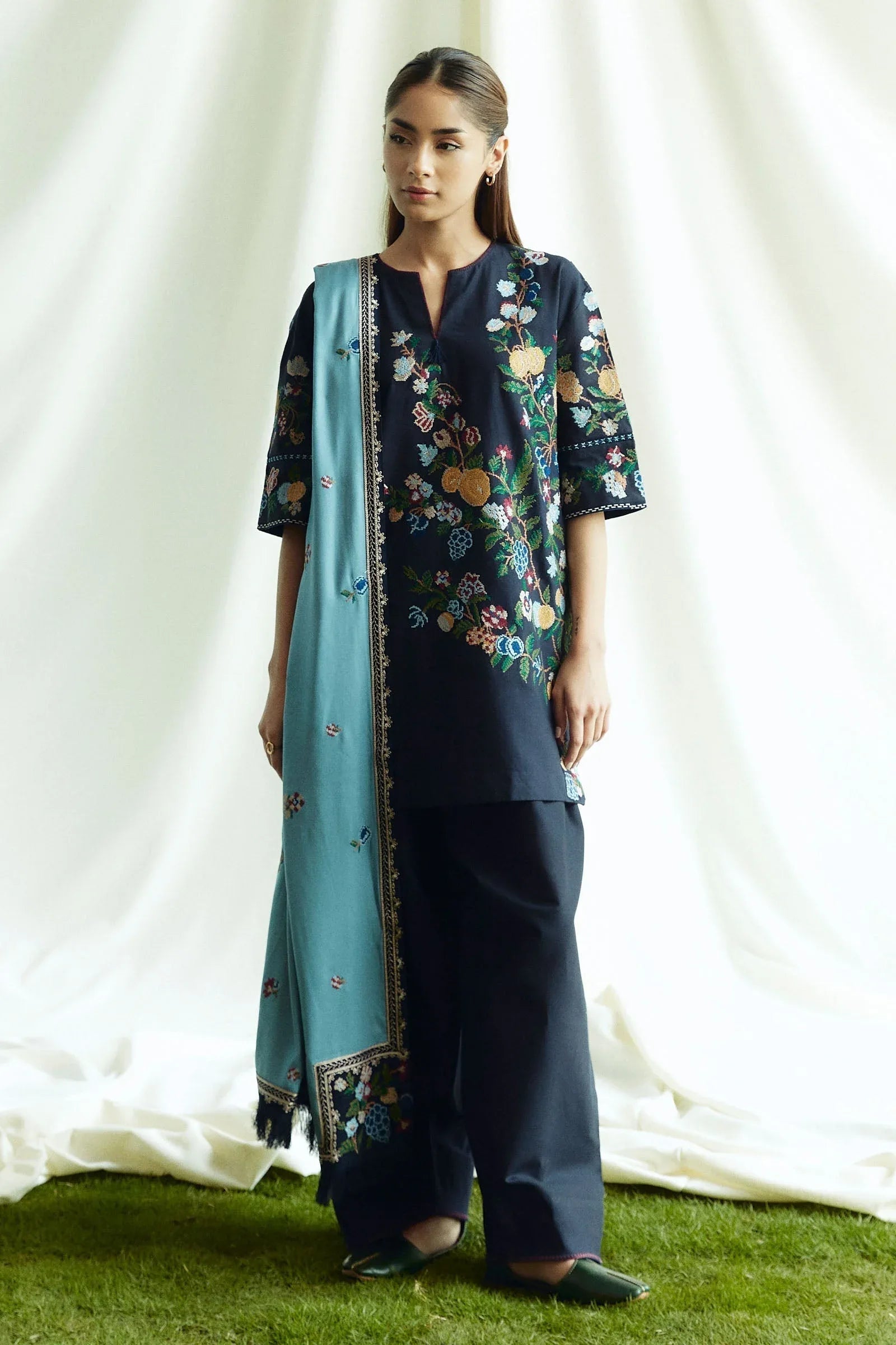 Zara Shahjahan | Coco Winter 24 | Onyx-7B - Aqsa Fabrics