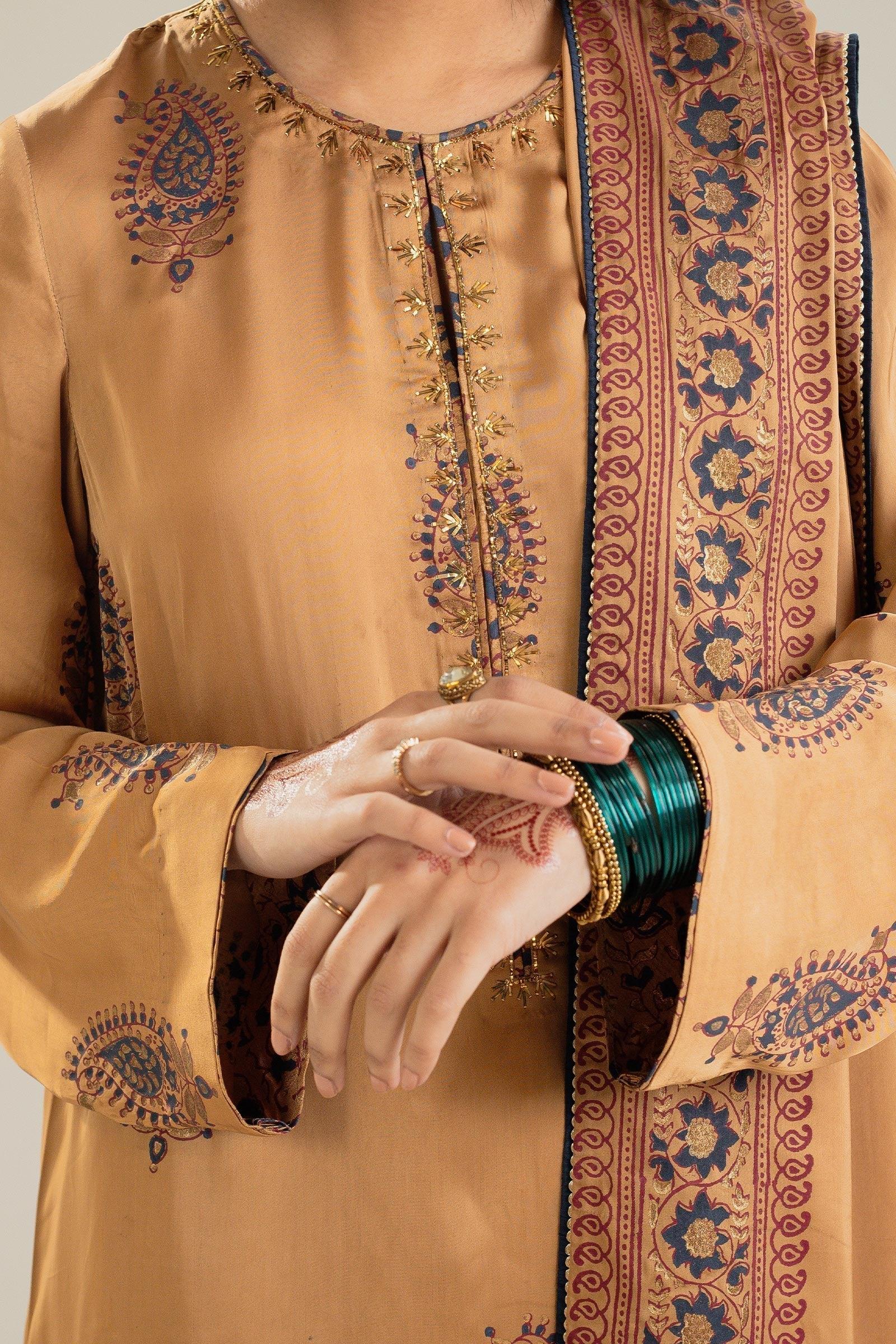 Zara Shahjahan | Handcrafted Suits | ZHC-043 - Aqsa Fabrics