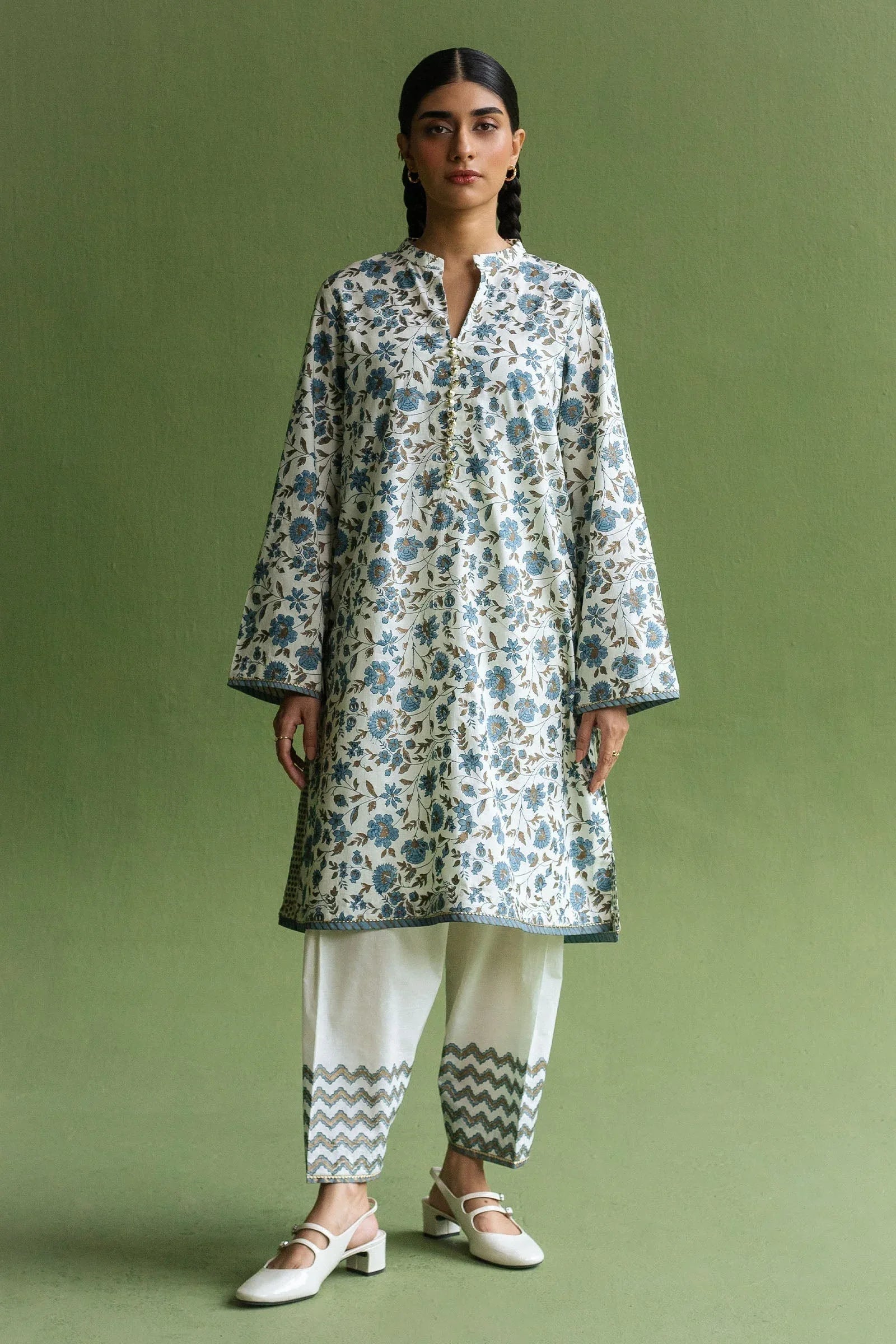 Zara Shahjahan | Handcrafted Suits | ZHC-051 - Aqsa Fabrics