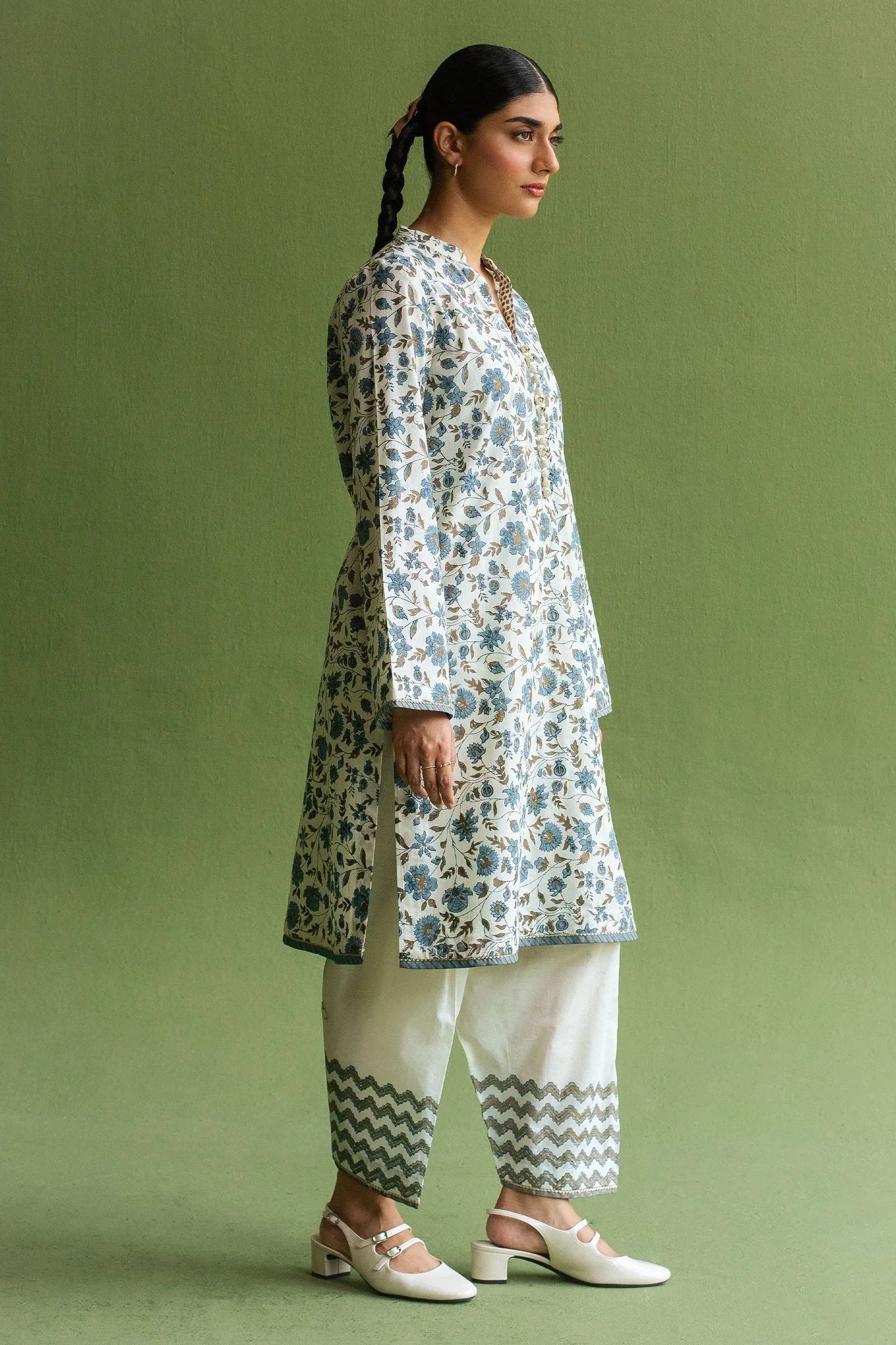Zara Shahjahan | Handcrafted Suits | ZHC-051 - Aqsa Fabrics