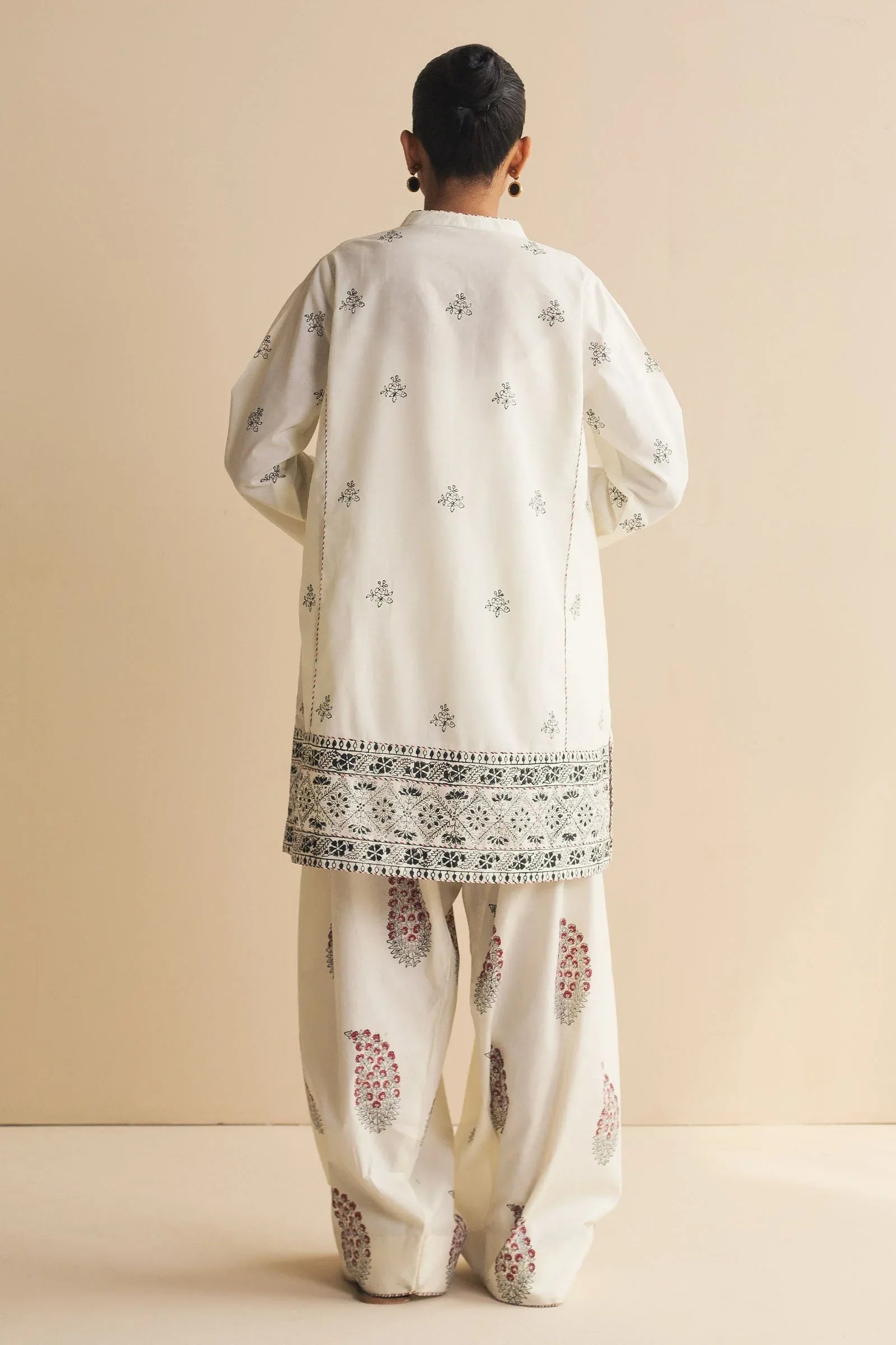 Zara Shahjahan | Handcrafted Suits | ZHC-061 - Aqsa Fabrics