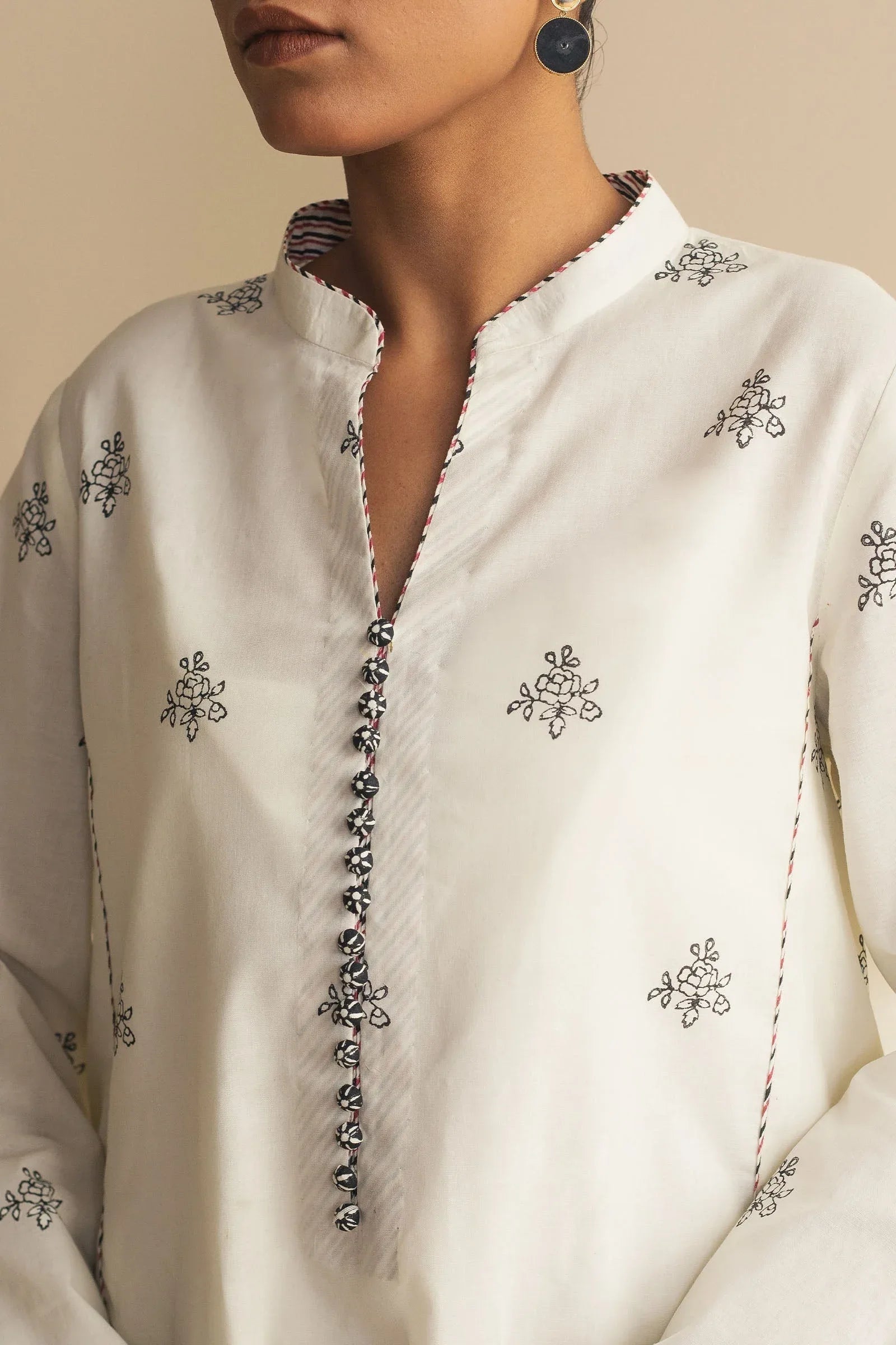 Zara Shahjahan | Handcrafted Suits | ZHC-061 - Aqsa Fabrics