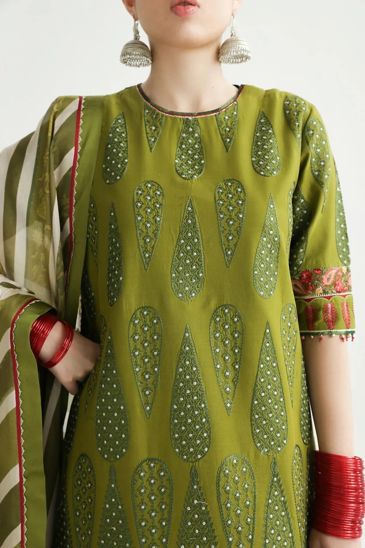 Zara Shahjahan | Luxury Lawn 24 | AAINA-8B - Aqsa Fabrics