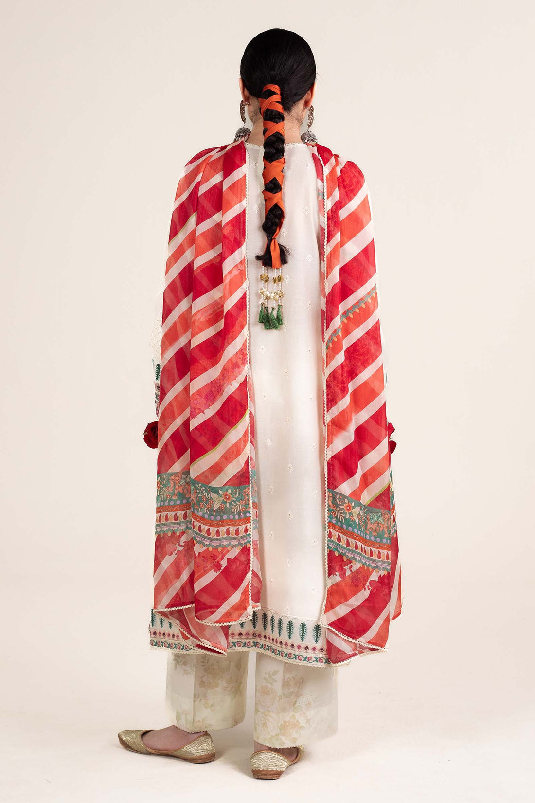 Zara Shahjahan | Stitched Lawn 24 | SL-AINA-8A - Aqsa Fabrics