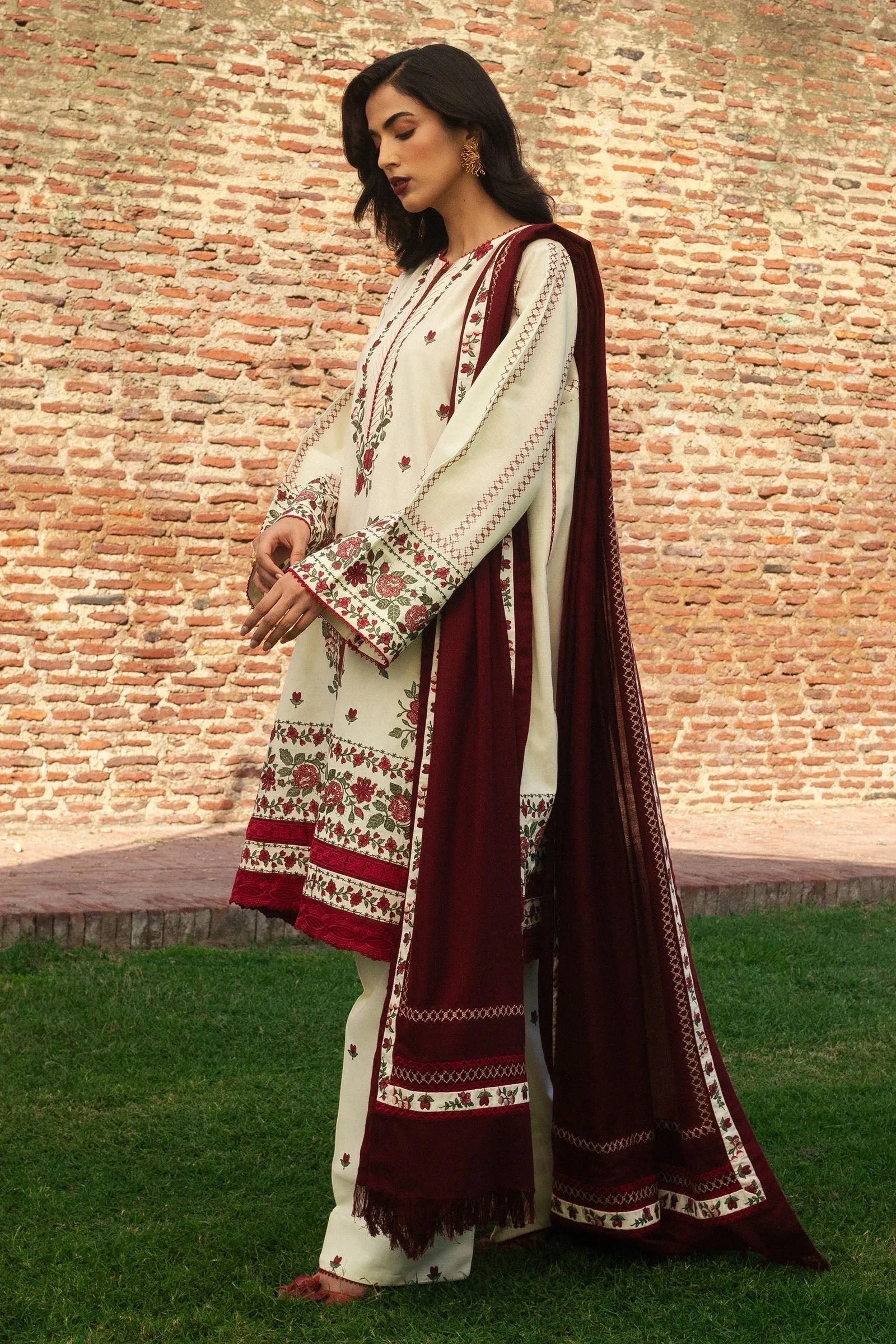 Zara Shahjahan | Winter 24 |  FARIDEH-D1 - Aqsa Fabrics