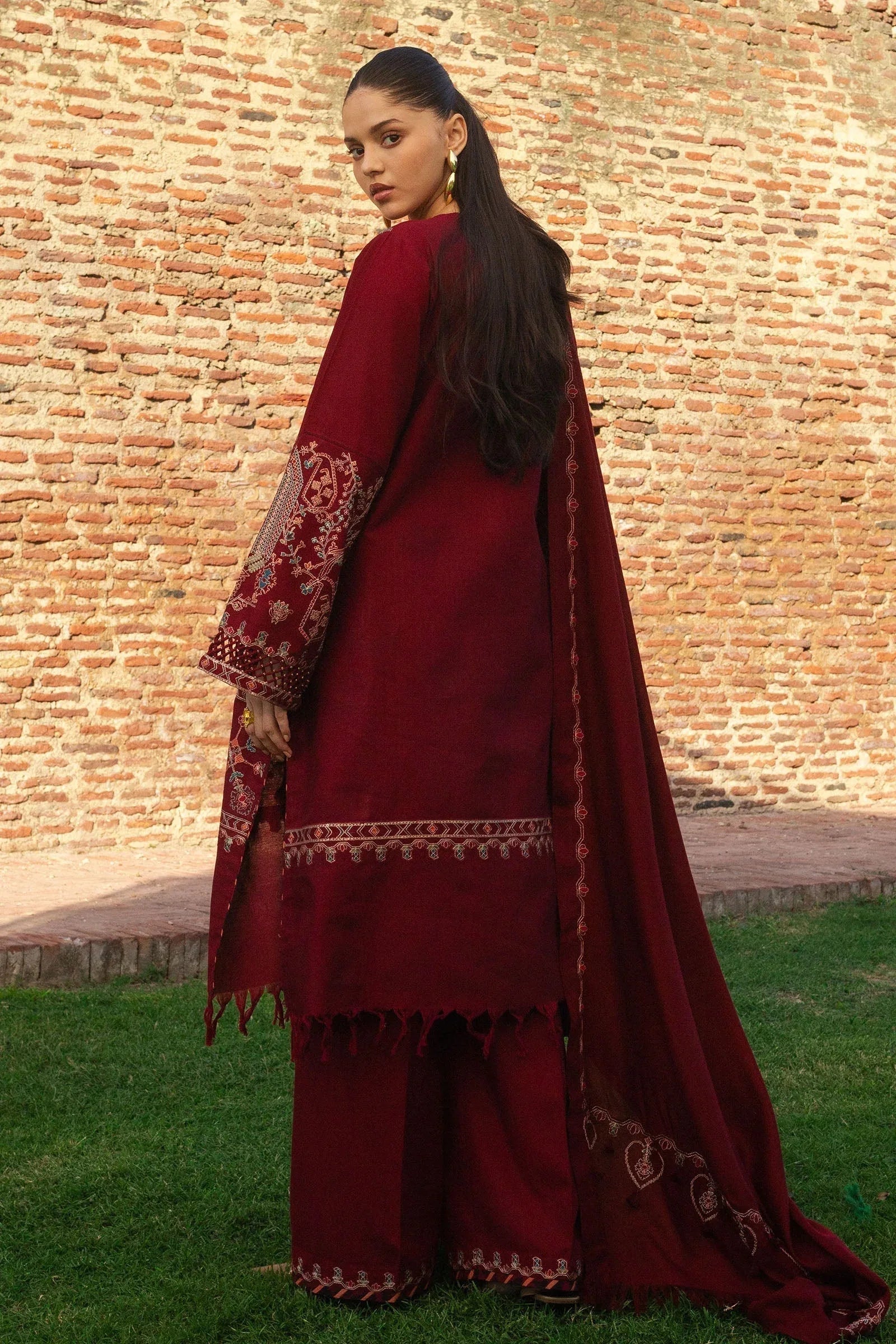 Zara Shahjahan | Winter 24 |  RAHA-D8 - Aqsa Fabrics
