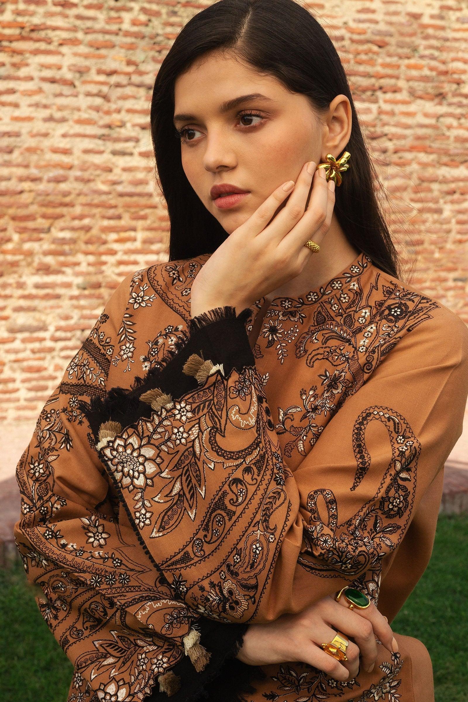 Zara Shahjahan | Winter 24 |  ROYA-D6 - Aqsa Fabrics