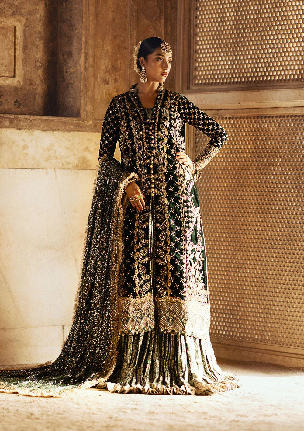 Aik Atelier | Dastoor Velvet 24 | DASTOOR - LOOK 02 - Aqsa Fabrics