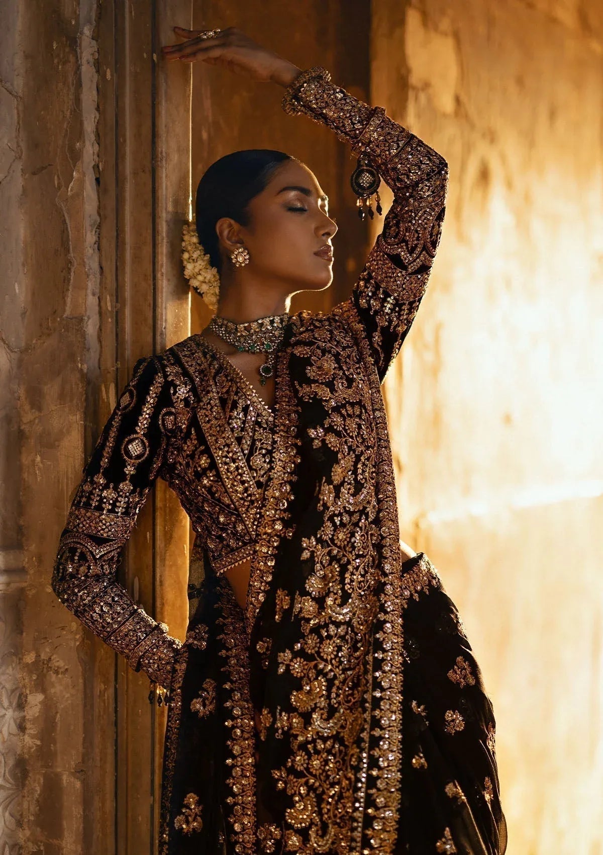 Aik Atelier | Dastoor Velvet 24 | DASTOOR - LOOK 04 - Aqsa Fabrics