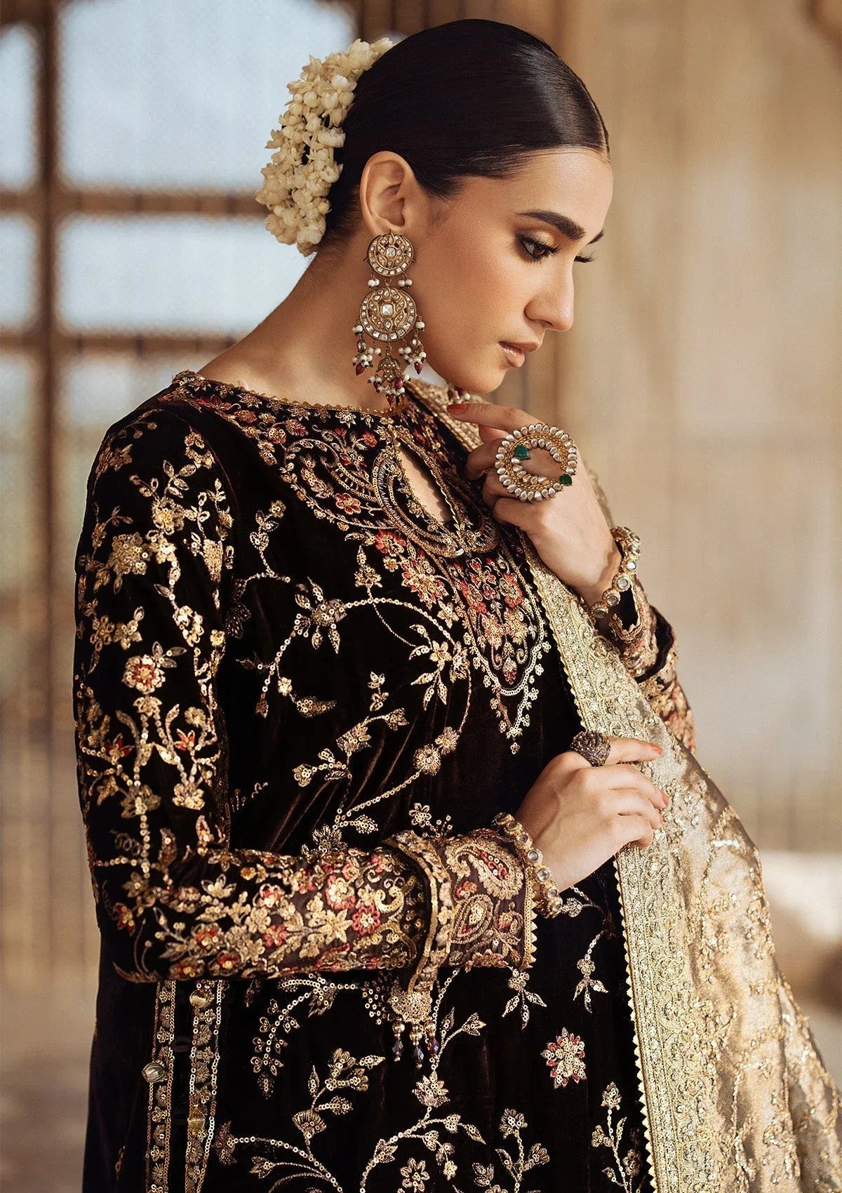 Aik Atelier | Dastoor Velvet 24 | DASTOOR - LOOK 09 - Aqsa Fabrics