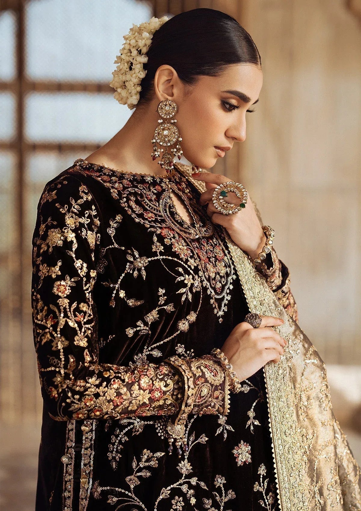 Aik Atelier | Dastoor Velvet 24 | DASTOOR - LOOK 09 - Aqsa Fabrics