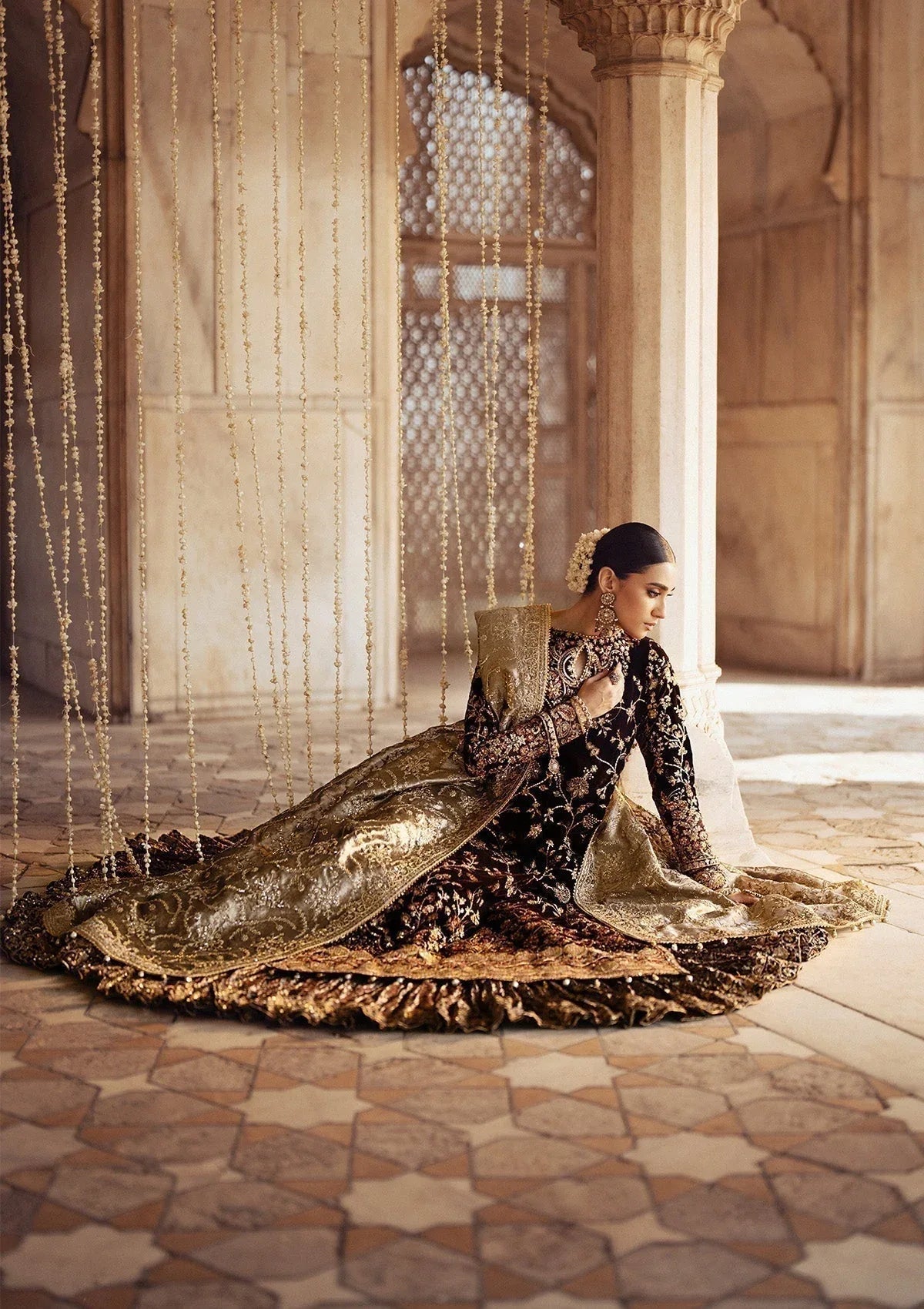 Aik Atelier | Dastoor Velvet 24 | DASTOOR - LOOK 09 - Aqsa Fabrics