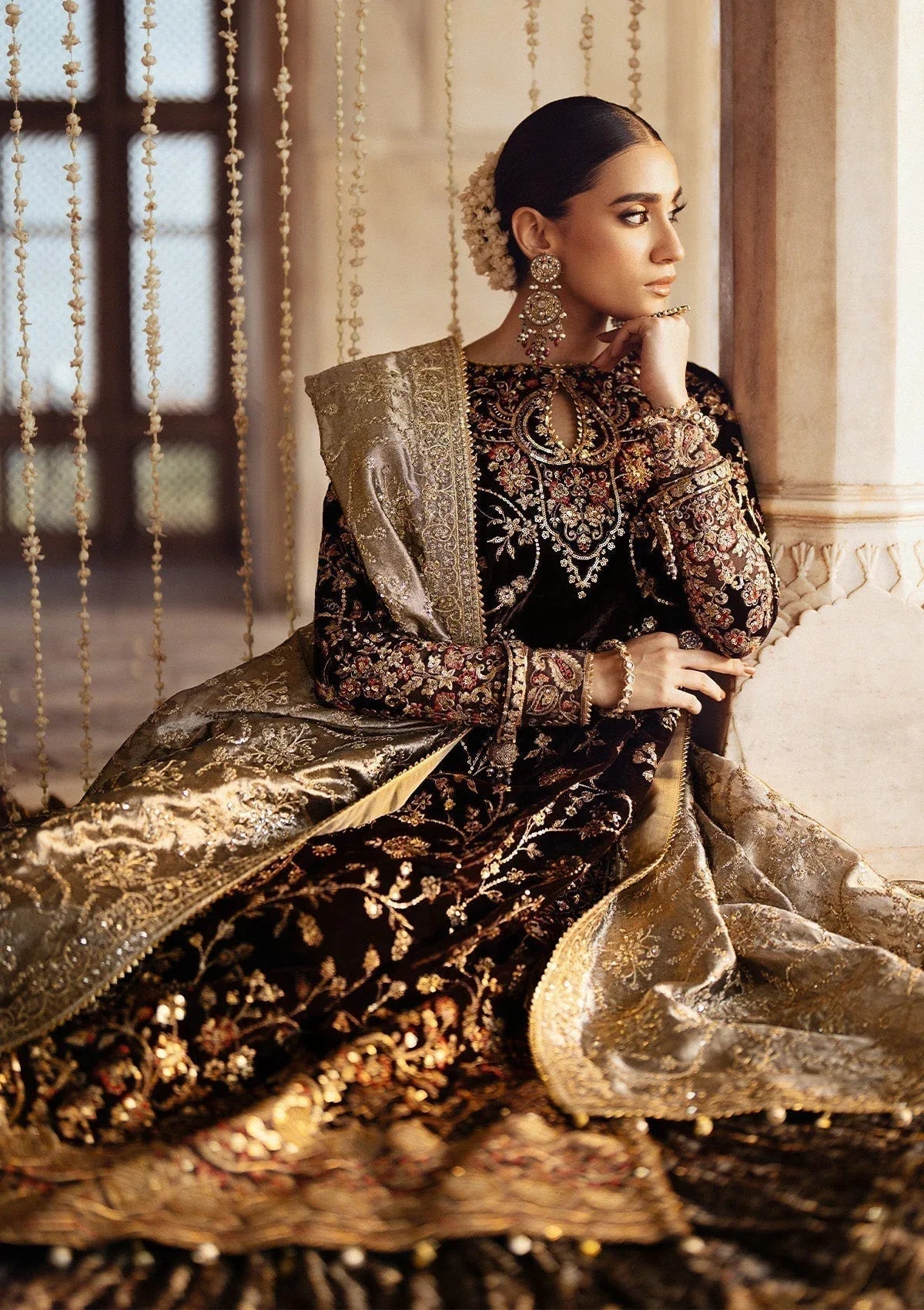 Aik Atelier | Dastoor Velvet 24 | DASTOOR - LOOK 09 - Aqsa Fabrics