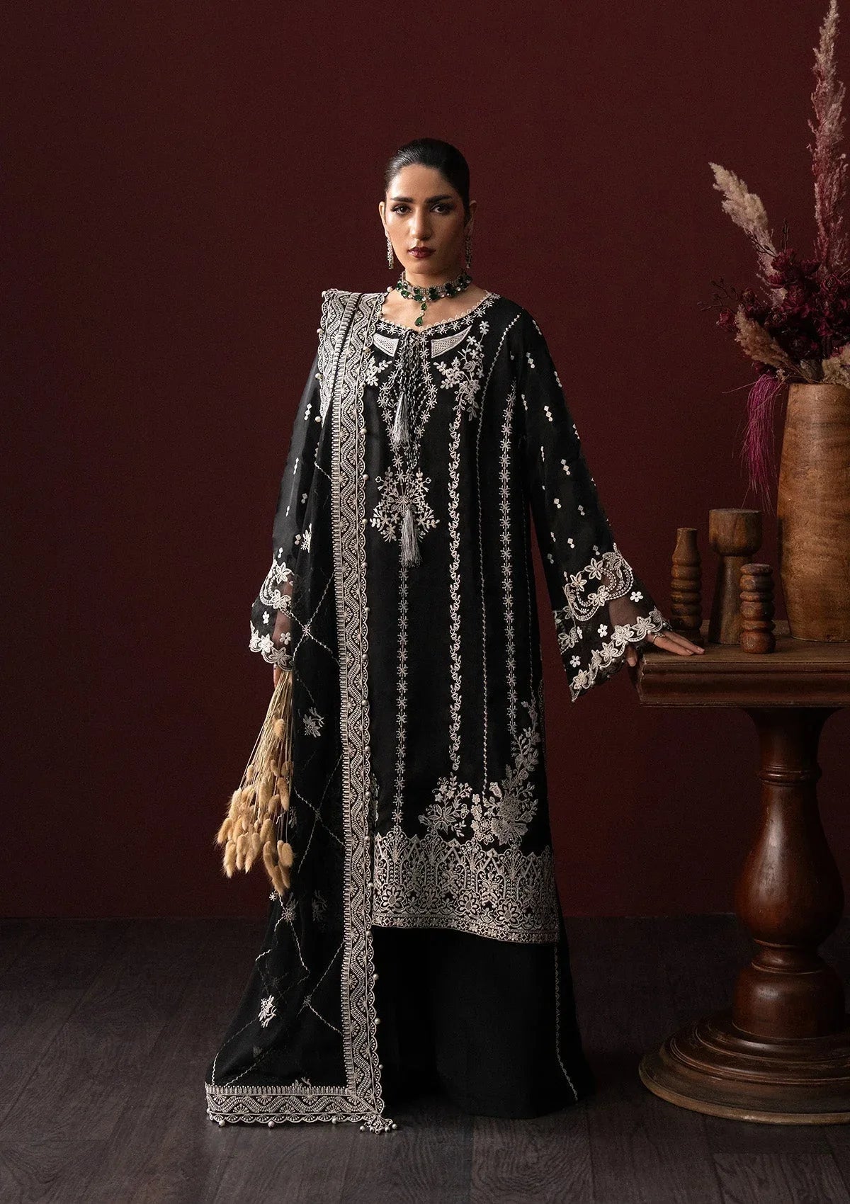 Aik Atelier | Lady Aik 25 | LOOK 02 - Aqsa Fabrics