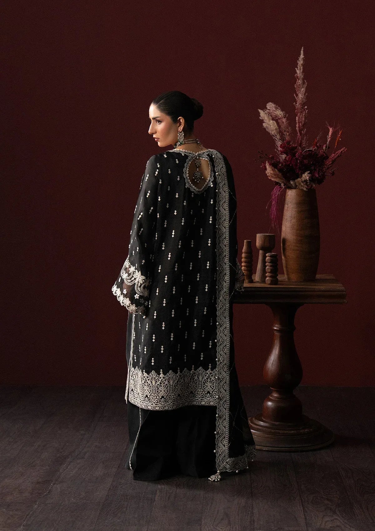 Aik Atelier | Lady Aik 25 | LOOK 02 - Aqsa Fabrics
