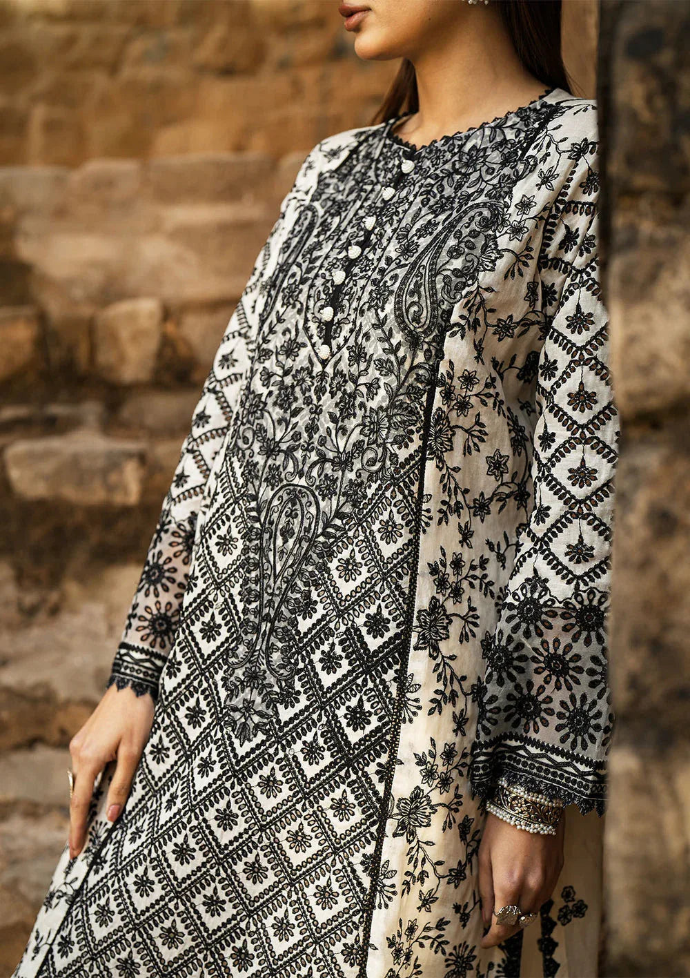 Aik Atelier | Pardes Lawn 24 | LOOK 01 - Aqsa Fabrics