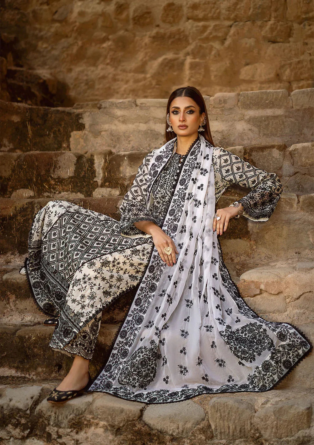 Aik Atelier | Pardes Lawn 24 | LOOK 01 - Aqsa Fabrics