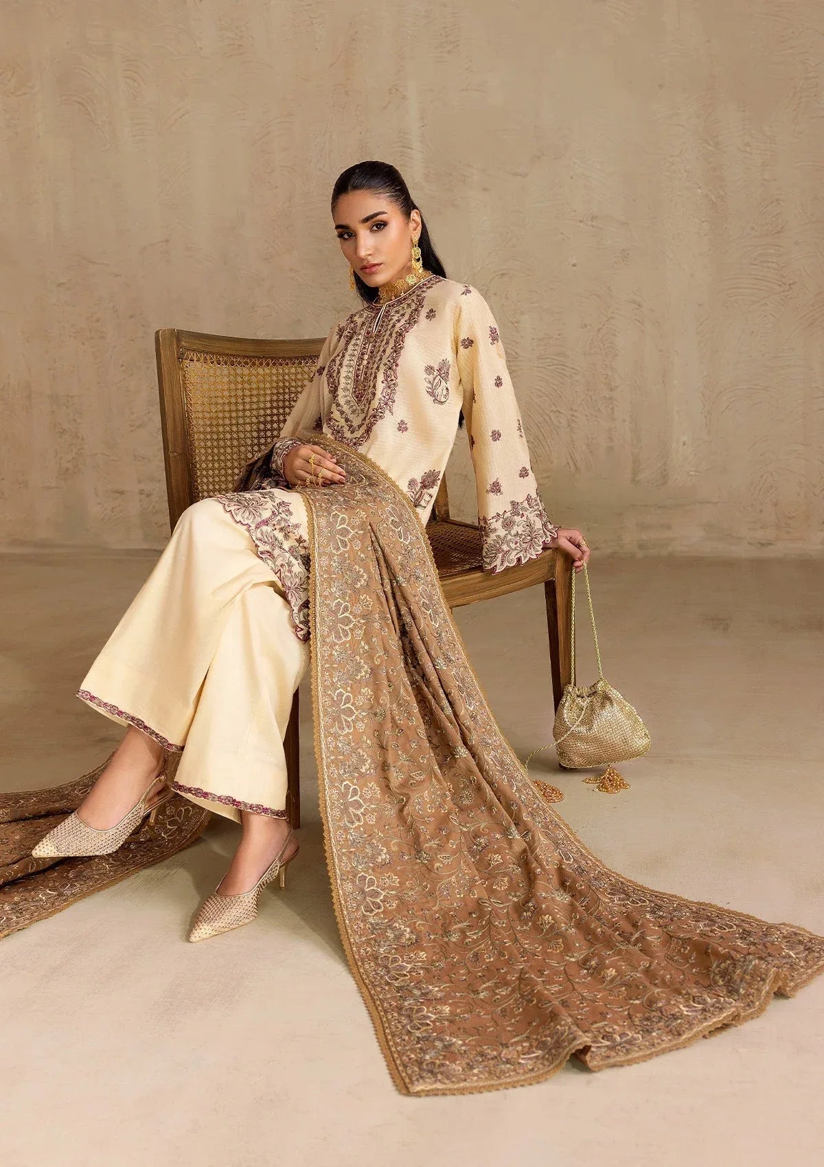 Aik Atelier | RTW 25 | LOOK 01 - Aqsa Fabrics