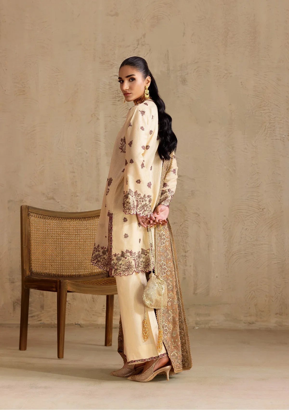 Aik Atelier | RTW 25 | LOOK 01 - Aqsa Fabrics