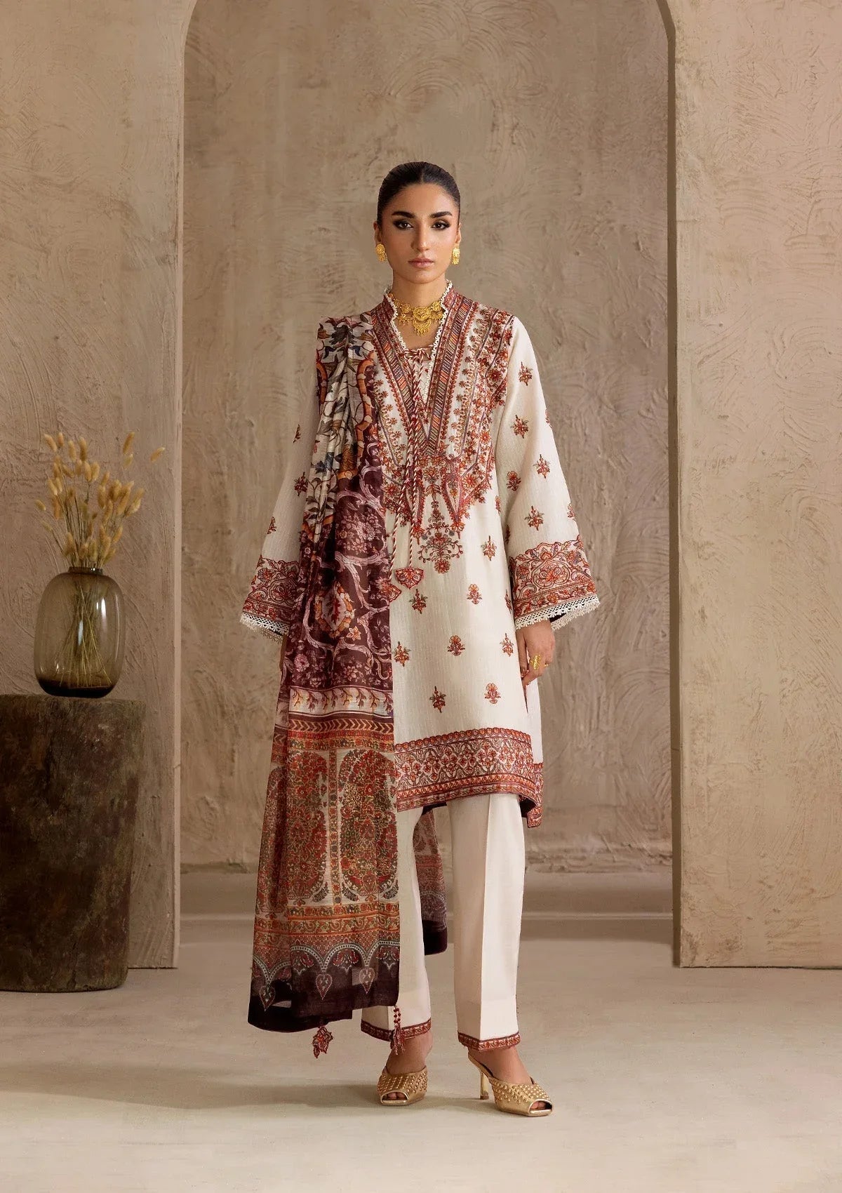 Aik Atelier | RTW 25 | LOOK 04 - Aqsa Fabrics