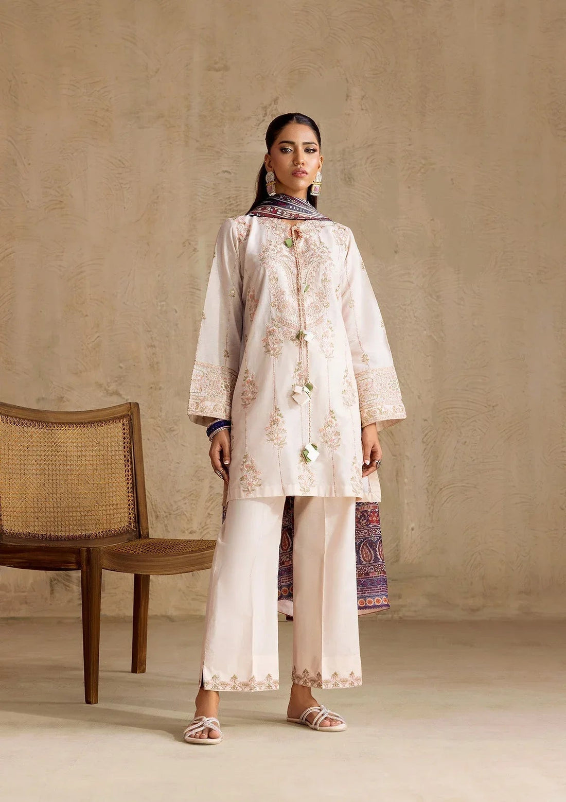 Aik Atelier | RTW 25 | LOOK 09 - Aqsa Fabrics