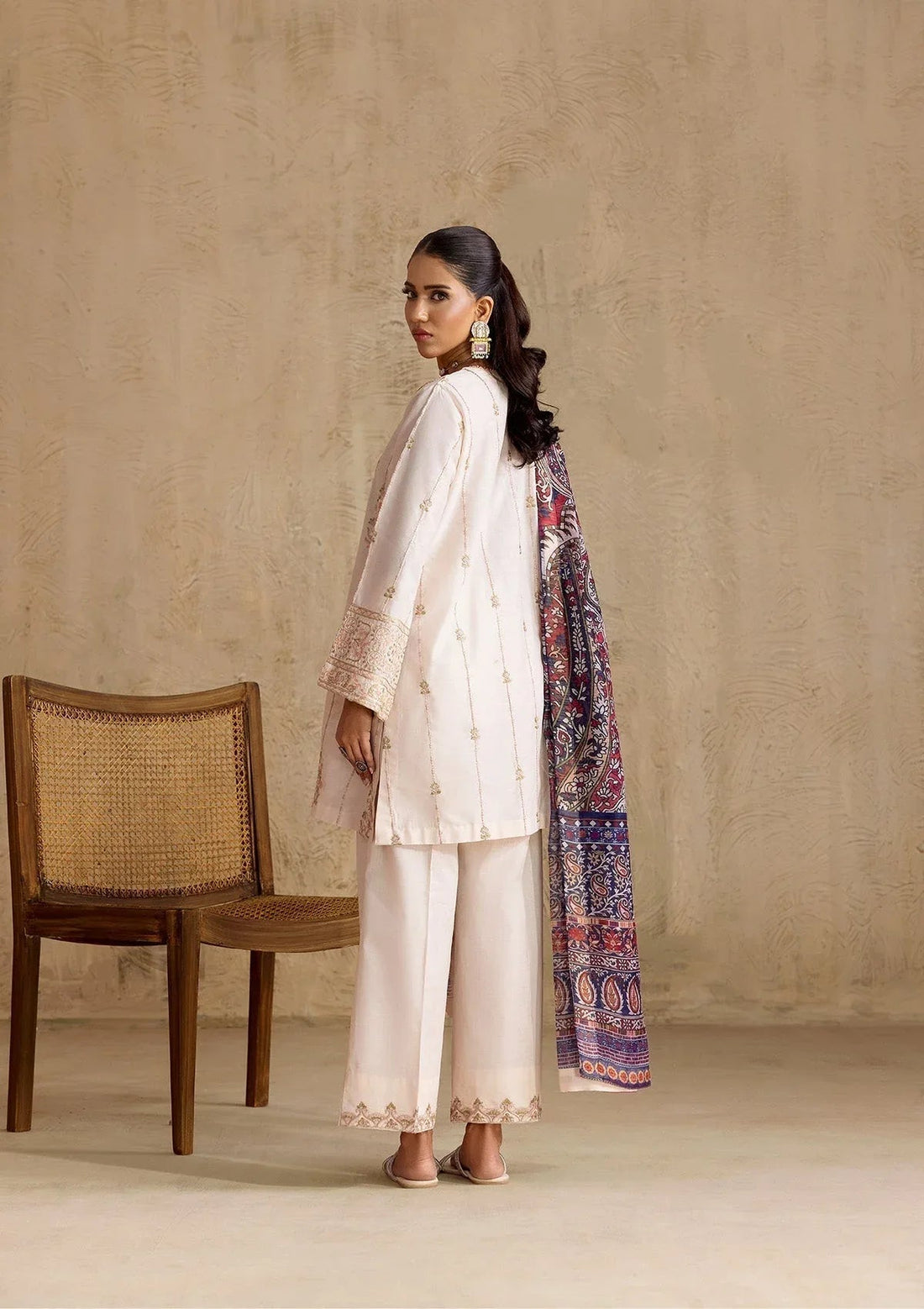 Aik Atelier | RTW 25 | LOOK 09 - Aqsa Fabrics