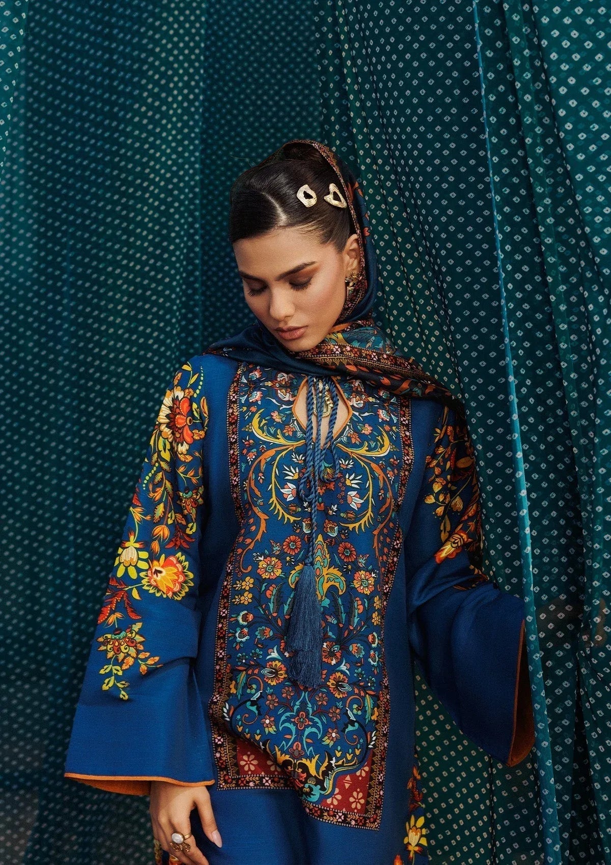 Aik Atelier | Roz Khaddar | AIK ROZ '25 D2 - LOOK 03 - Aqsa Fabrics