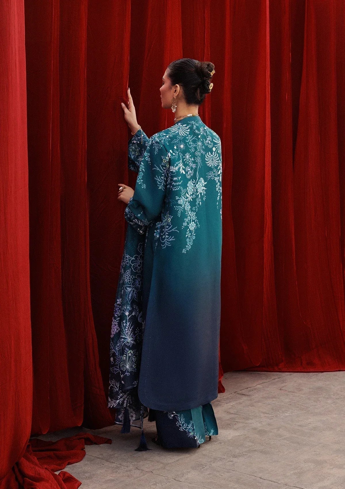 Aik Atelier | Roz Khaddar | AIK ROZ '25 D2 - LOOK 07 - Aqsa Fabrics