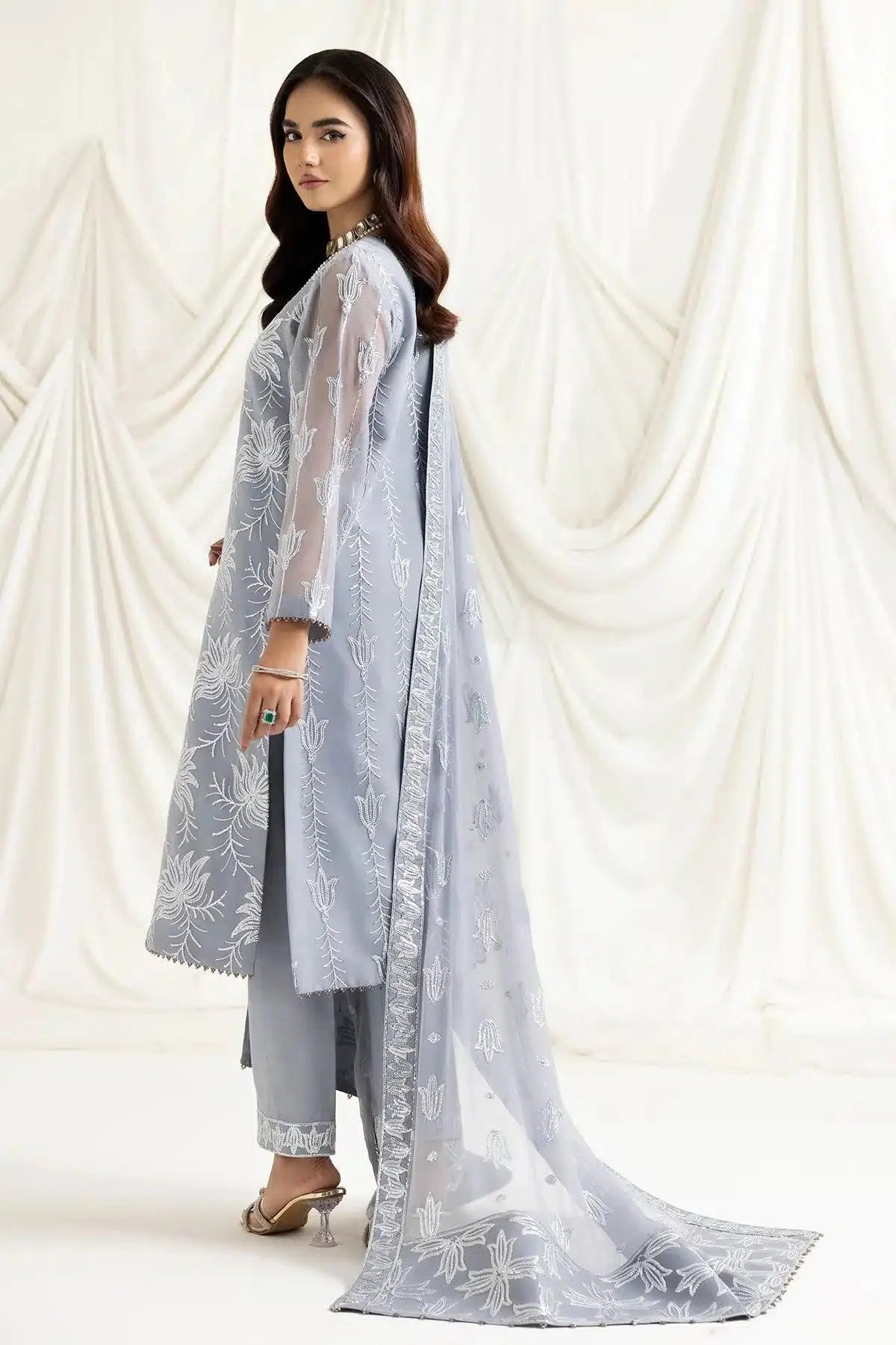 Alizeh | Dua Formals 23 | DUA-V02D05B-ELNAZ(GREY) - Aqsa Fabrics