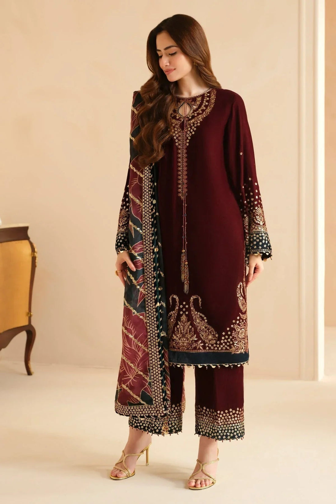Jazmin | Velvet Edit 24 | Velvet Formal VF-2038 - Aqsa Fabrics
