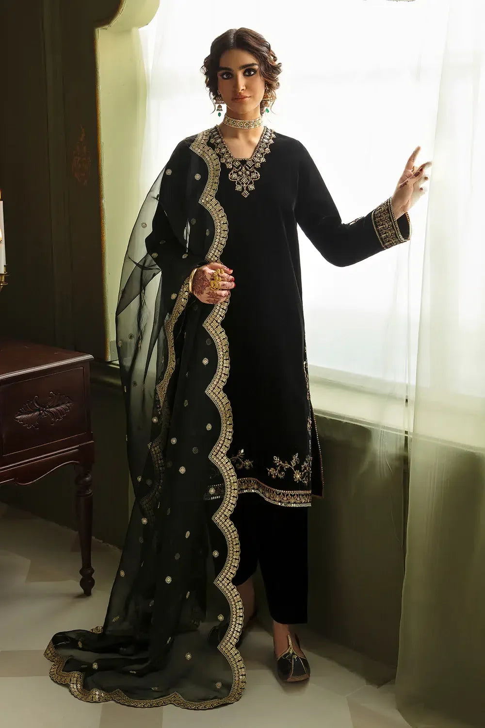 Baroque | Jahanara Luxury Velvet 23 | UF-462 - Aqsa Fabrics