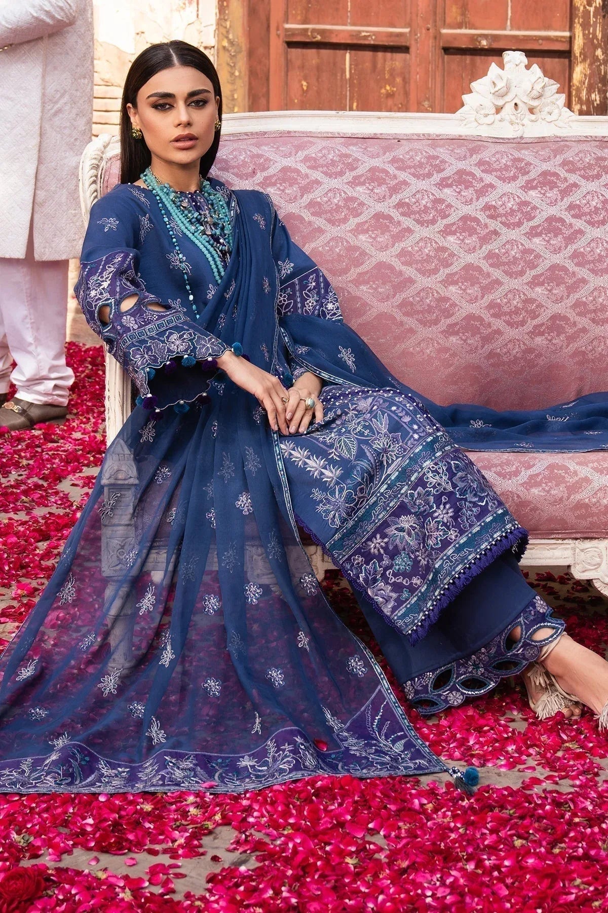 Alizeh | Rawayat Luxury Lawn 24 | Shehnaaz - Aqsa Fabrics