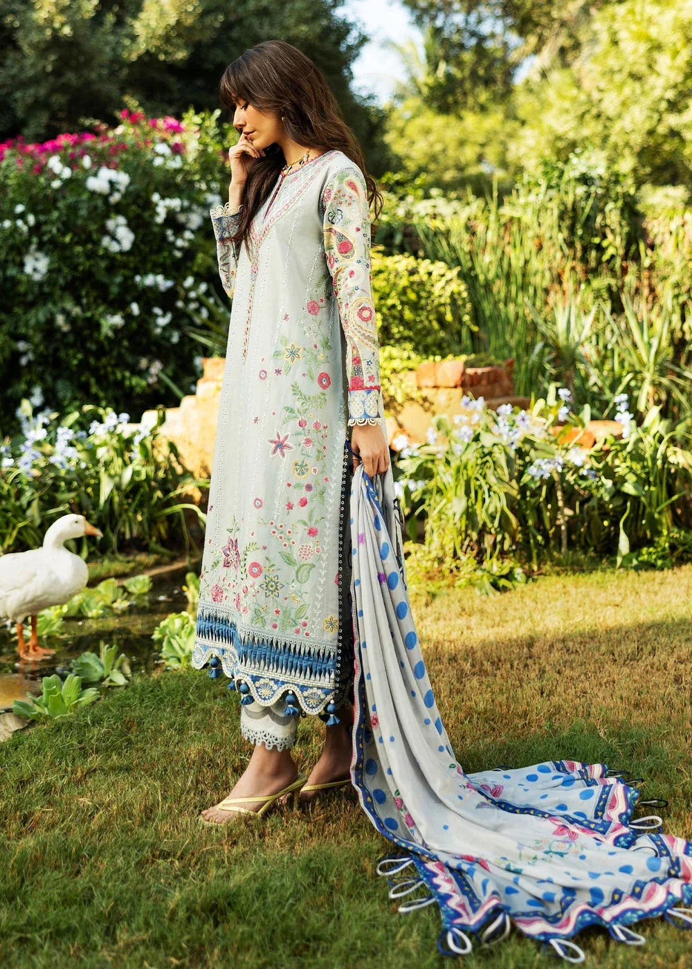 Sadaf Fawad Khan | Siraa Lawn 25 | PAISLEY GARDEN - A - Aqsa Fabrics