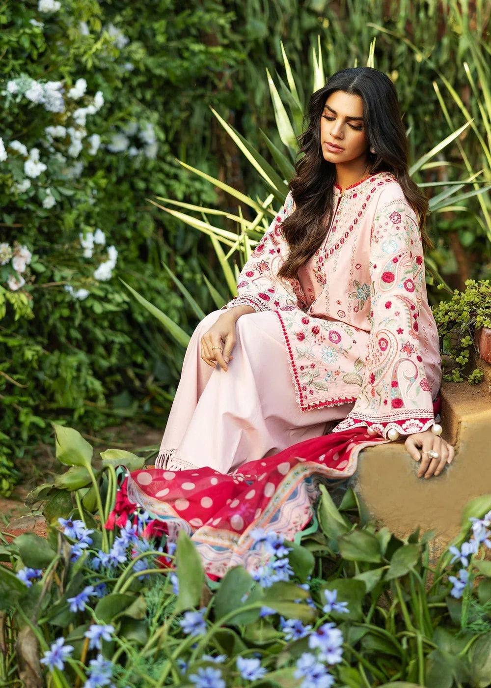Sadaf Fawad Khan | Siraa Lawn 25 | PAISLEY GARDEN - B - Aqsa Fabrics