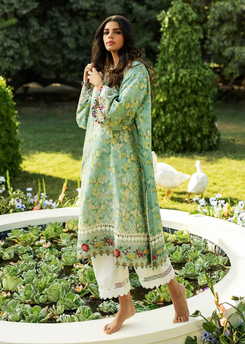 Sadaf Fawad Khan | Siraa Lawn 25 | BLOOM - B - Aqsa Fabrics