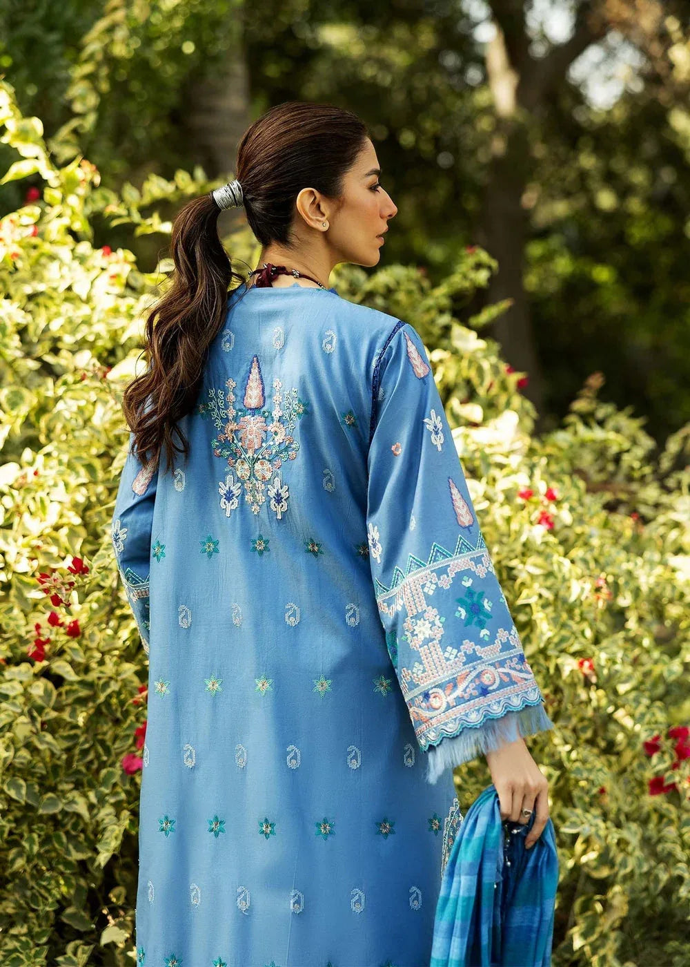 Sadaf Fawad Khan | Siraa Lawn 25 | WISTERIA - A - Aqsa Fabrics