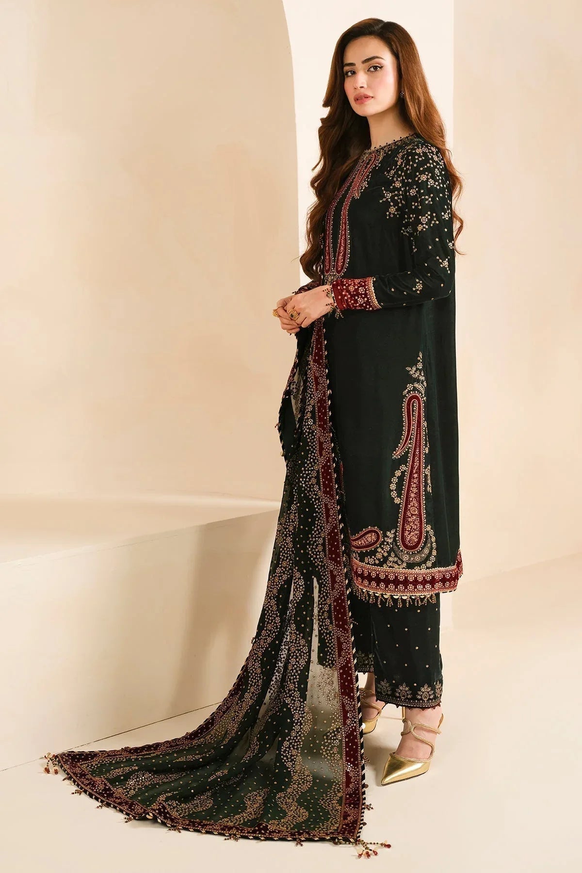 Jazmin | Velvet Edit 24 | Velvet Formal VF-2034 - Aqsa Fabrics
