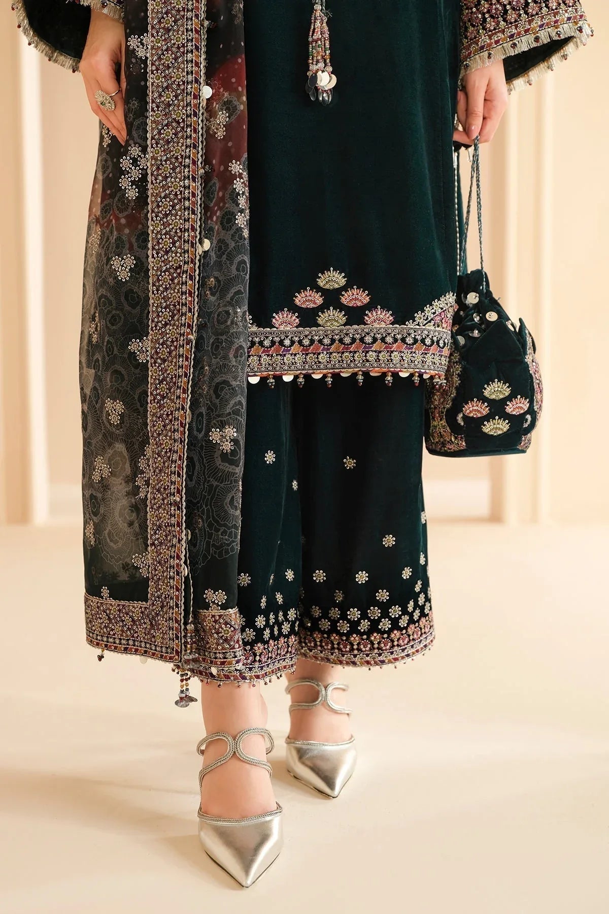 Jazmin | Velvet Edit 24 | Velvet Formal VF-2039 - Aqsa Fabrics