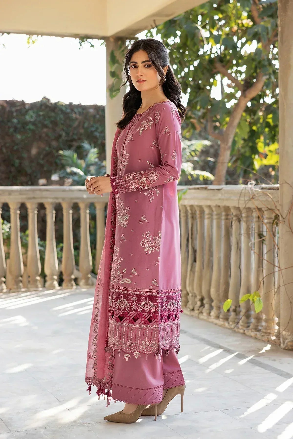 Farasha | Bahaar Embroidered Lawn | Rose Garland - Aqsa Fabrics