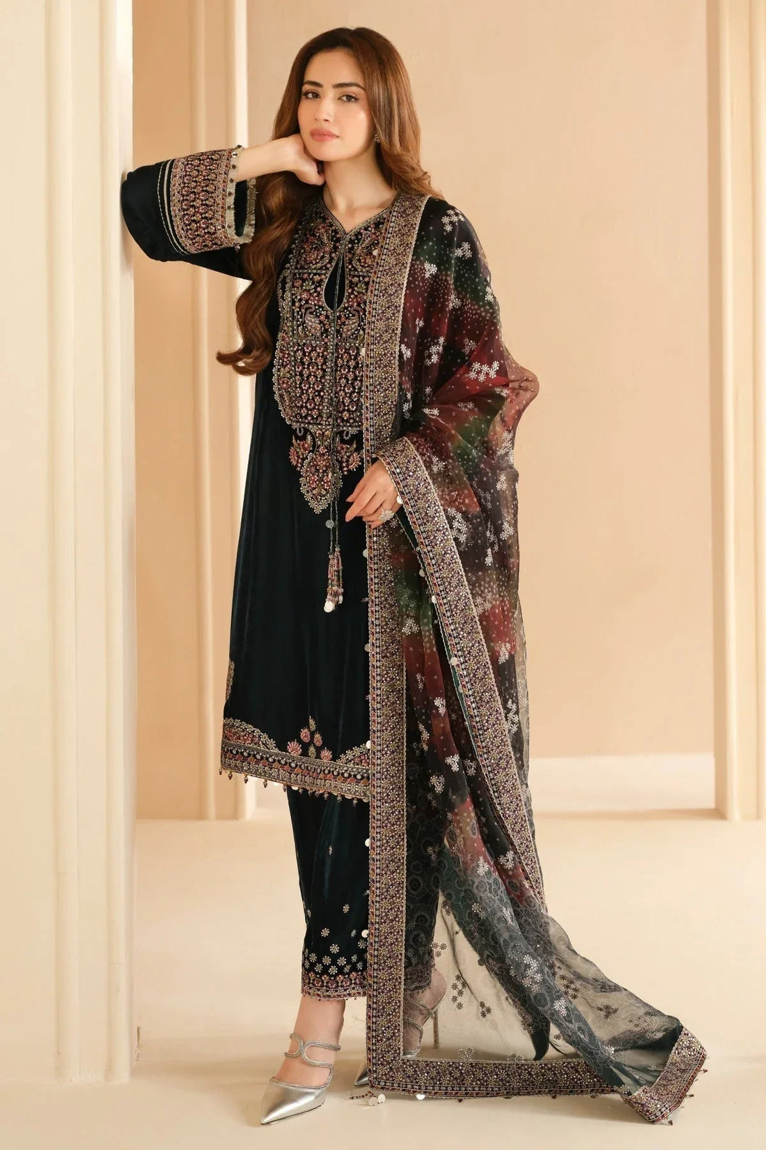 Jazmin | Velvet Edit 24 | Velvet Formal VF-2039 - Aqsa Fabrics