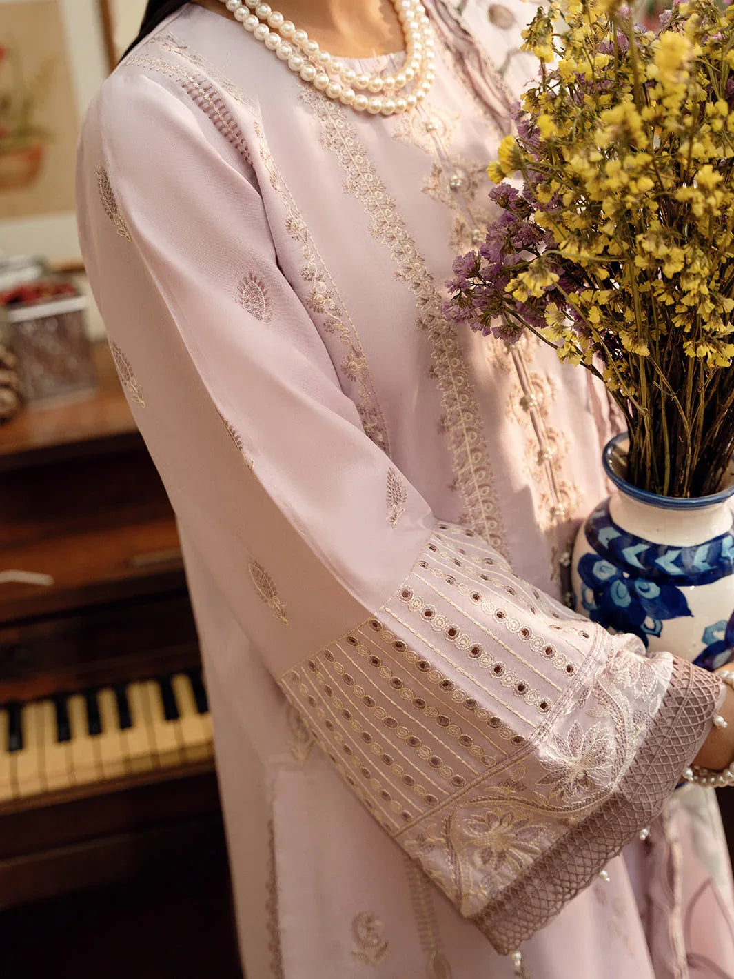 Izel | Dastak Luxury Lawn | GUL - Aqsa Fabrics