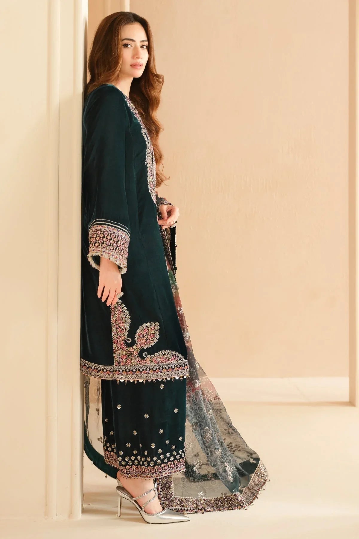 Jazmin | Velvet Edit 24 | Velvet Formal VF-2039 - Aqsa Fabrics