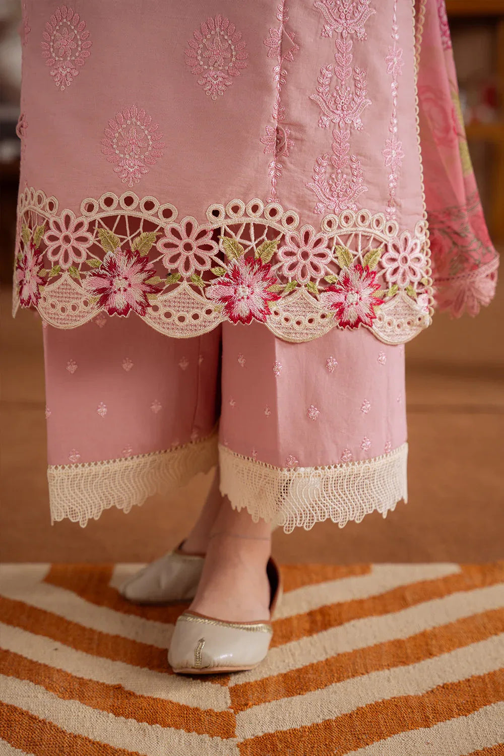 Saira Rizwan | Laanem Summer Lawn 25 | LEYLA-B-SRL25-04 - Aqsa Fabrics