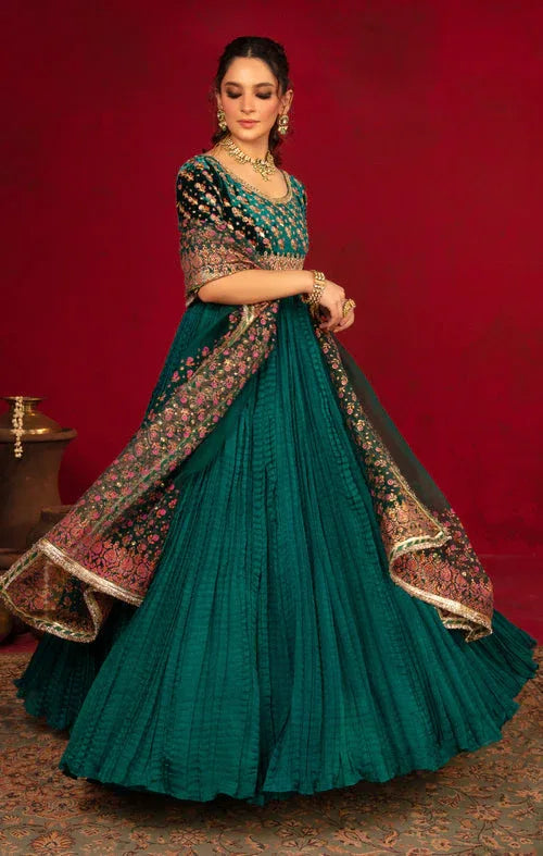 Maya | Raazi Velvet 24 | DILAAB - Aqsa Fabrics