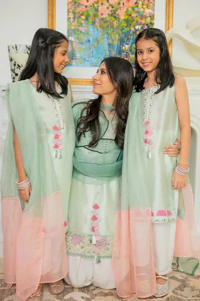 Muntaha by Shanzay Fahad | Angan Eid Edit | Niyara - Short Shirt