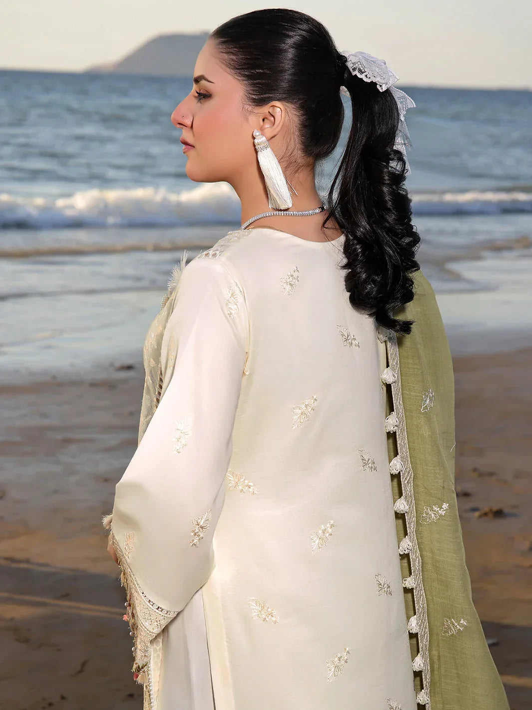 Izel | Saahil Signature Lawn 24 | FLOSSIE - Aqsa Fabrics